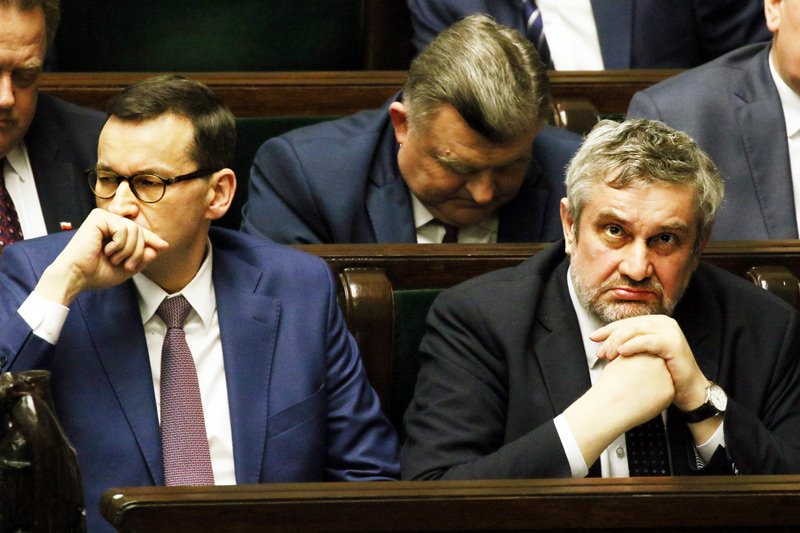 Minister rolnictwa chce wpisać bobry na listę zwierząt jadalnych. Rząd PiS w ten sposób wywoła kolejny konflikt z UE.