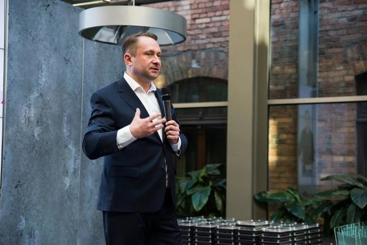 Kamil Durczok przyznał się na Twitterze do tego, że cierpi na chorobę alkoholową.