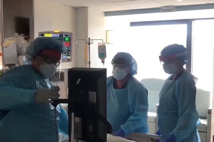 5-miesięczne niemowlę zmarło po podaniu mu krwi żółwia, która miała pomóc w walce z koronawirusem.