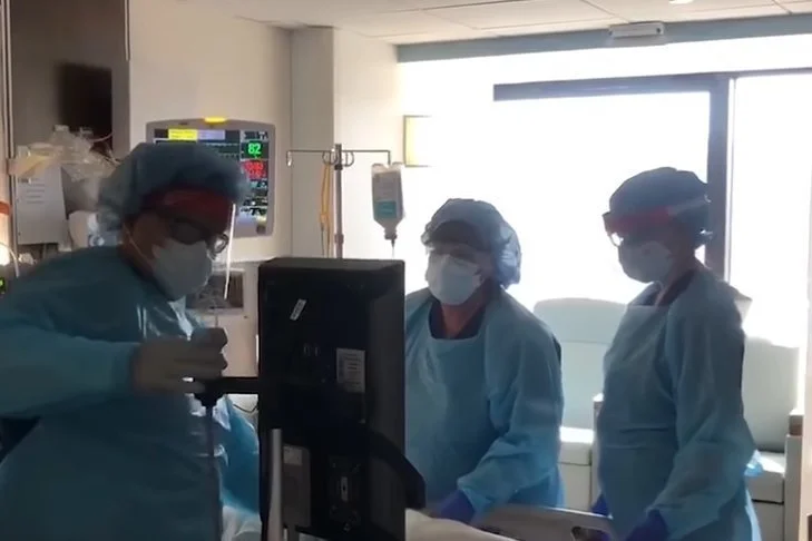 5-miesięczne niemowlę zmarło po podaniu mu krwi żółwia, która miała pomóc w walce z koronawirusem.