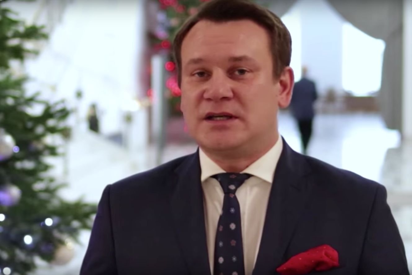 Polityków połączył wspólny apel: Sylwester szampański, ale nie huczny.