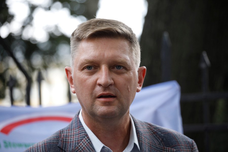 Poseł Lewicy Andrzej Rozenek nie chciał nazwać Tadeusza Ryzyka "ojcem"