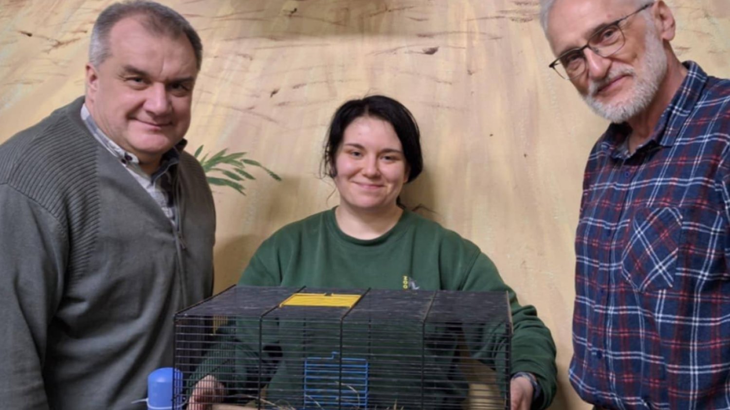 Znaleziona żołędnica europejska w klatce w zoo w Poznaniu