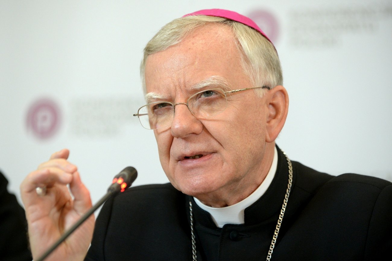 Abp Marek Jędraszewski wyśmiał prawa kobiet. Dostało się też obrońcom praw zwierząt.