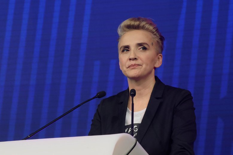 Joanna Scheuring-Wielgus walczyła o prawa zwierząt. Sama oddała dwa psy do schroniska.