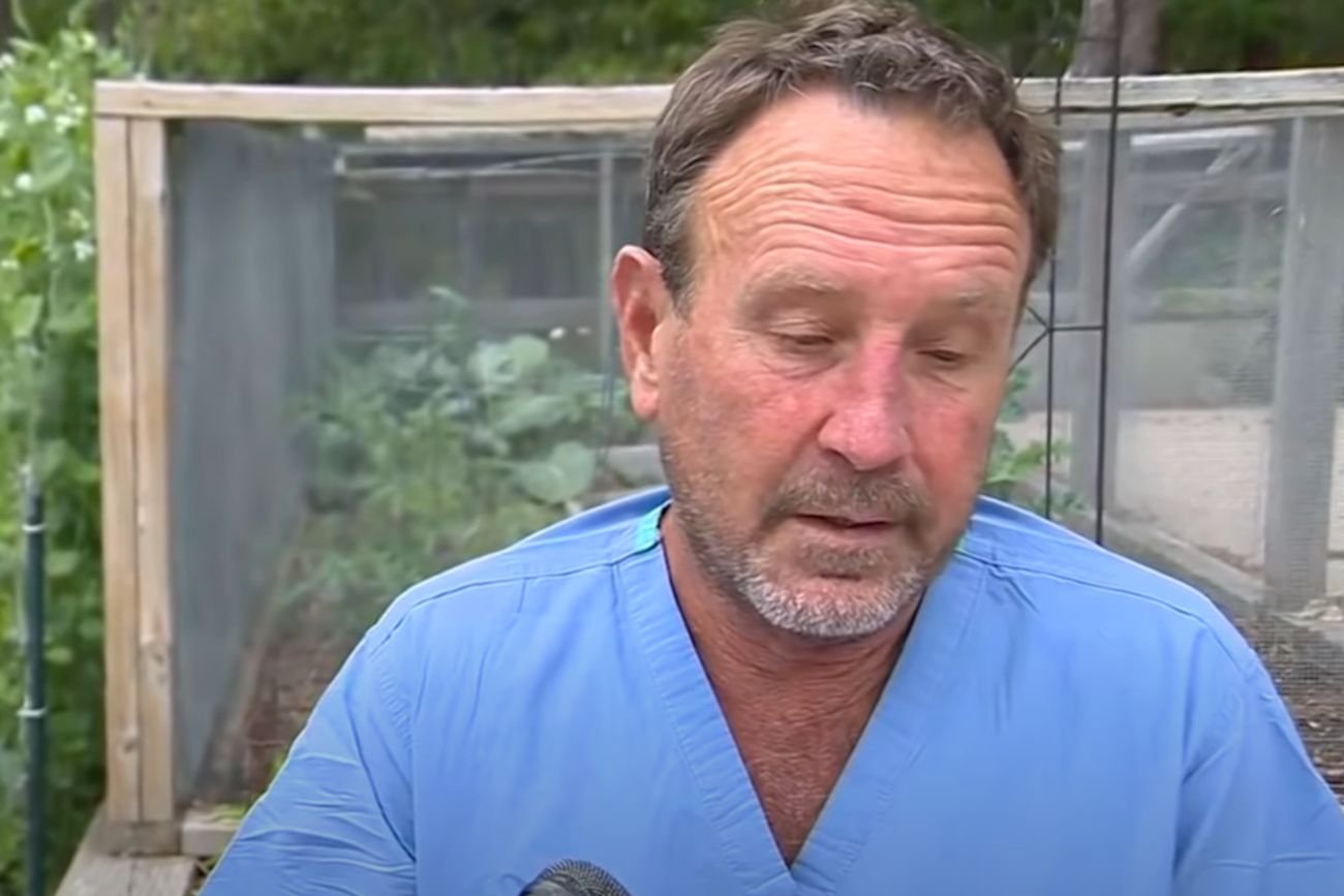 Amerykanin Michael Packard zajmujący się zawodowo poławianiem homarów został połknięty w całości przez wieloryba.