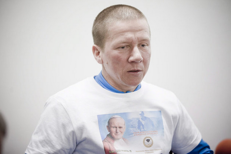 Piotr Kuryło chce opuścić Polskę, bo, jak twierdzi, rozpętała się wokół niego burza, za którą stoją nieprzychylni mu ludzie.