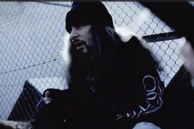 Hunter nagrał piosenkę o psach porzuconych w schroniskach