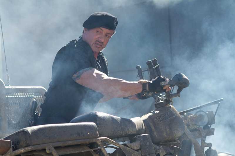 Podczas kręcenia "Niezniszczalnych 2" zginęły 22 tysiące nietoperzy.