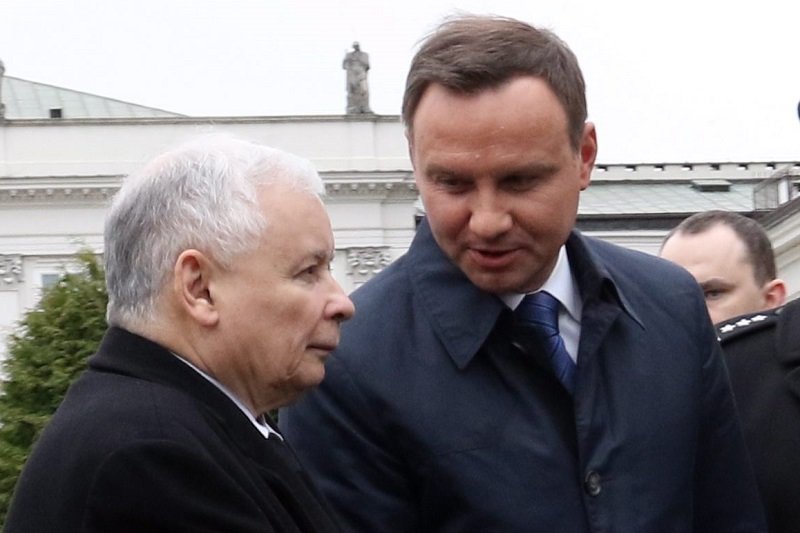Jarosław Kaczyński zabezpiecza się przed wetem Andrzeja Dudy.