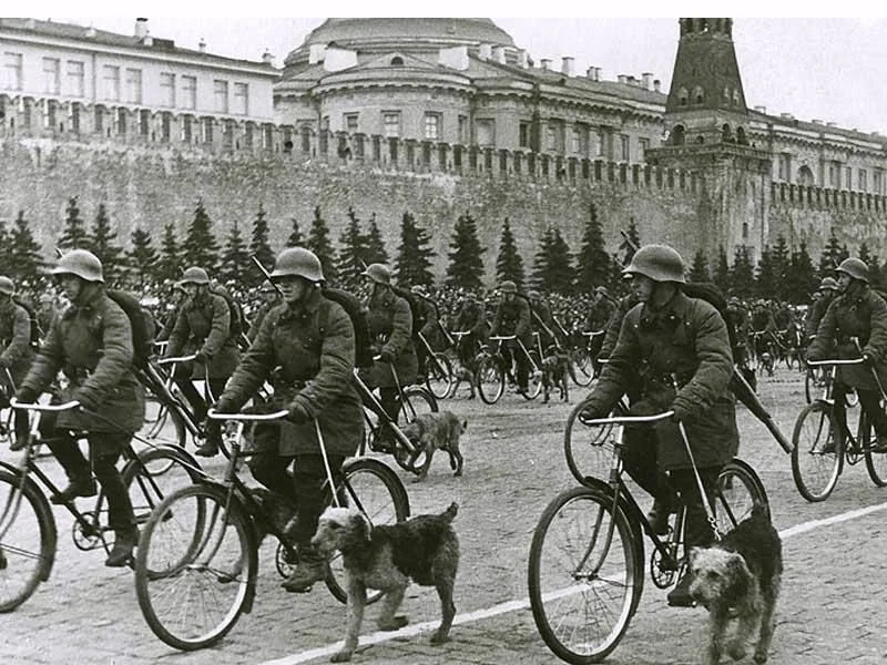 Parada militarna na Placu Czerwonym w Moskwie, 1938 Parada militarna na Placu Czerwonym w Moskwie, 1938